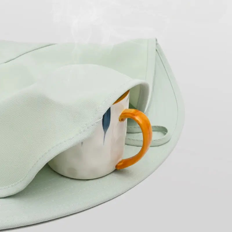 Female packable bush hat