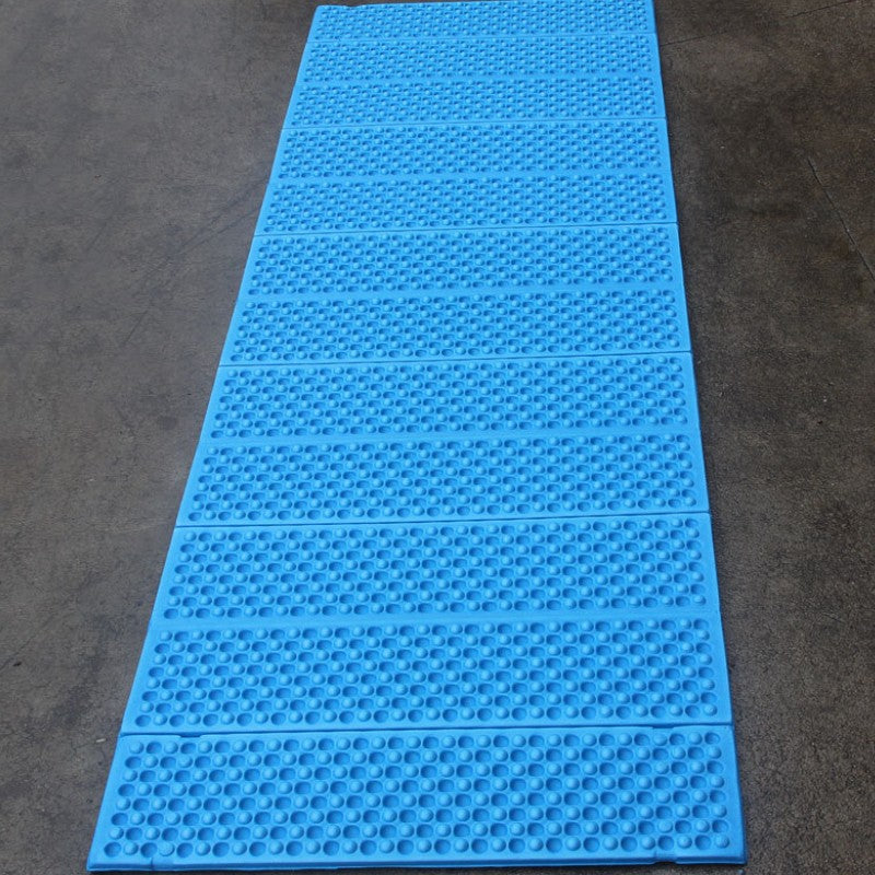 Insulated sleeping mat