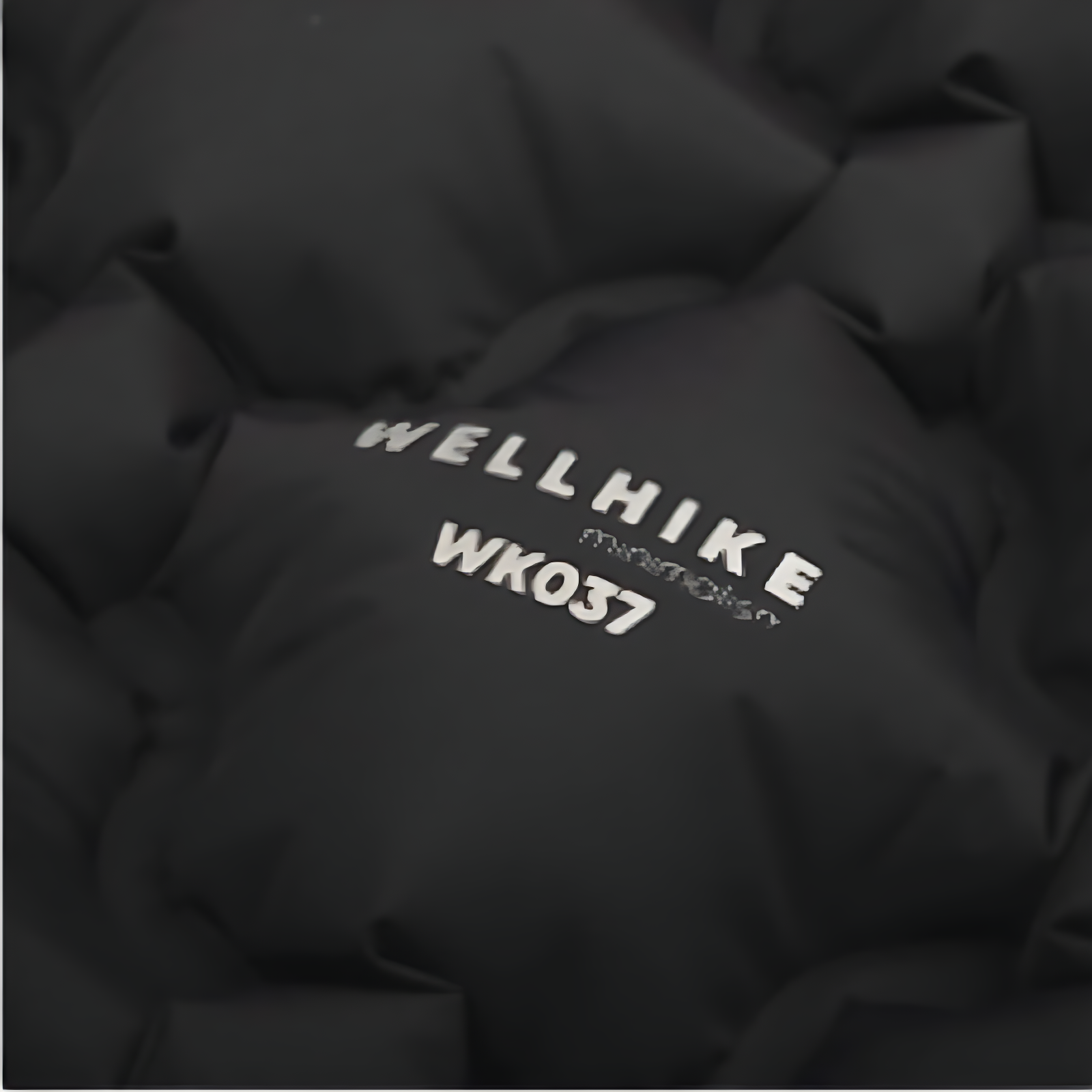 Reflective sleeping mat inflatable